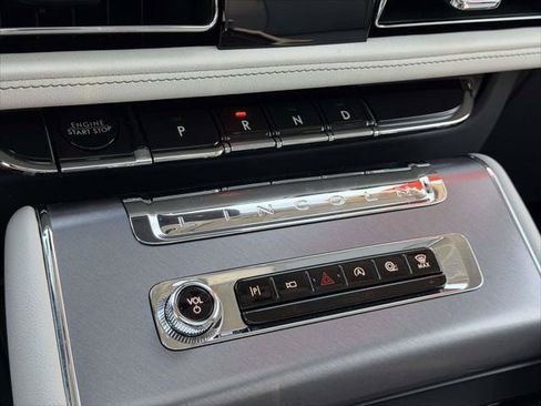 Used 2025 Lincoln Aviator AWD w/ Equipment Group 101A image 30