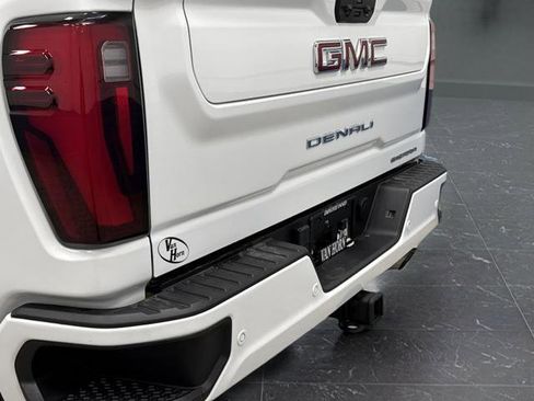 Used 2025 GMC Sierra 2500 Denali w/ Technology Package image 39