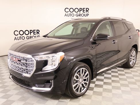 Used 2024 GMC Terrain Denali w/ Denali Premium Package AWD/4WD image 10