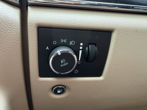 Used 2020 Jeep Grand Cherokee Limited w/ Luxury Group II image 21