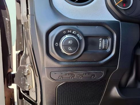 New 2025 Jeep Gladiator Sport image 20