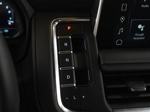 Used 2023 GMC Yukon XL SLE image 25