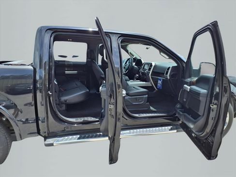 Used 2020 Ford F150 Lariat image 16