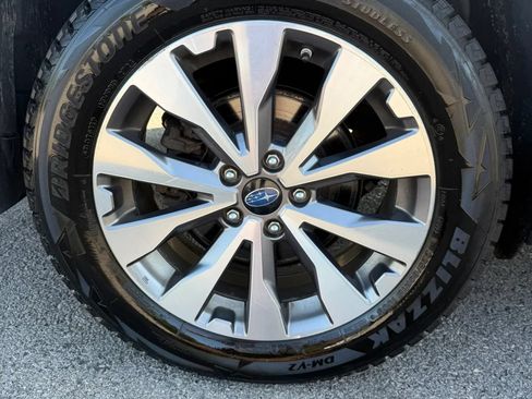 Used 2018 Subaru Outback 3.6R Touring AWD/4WD image 27