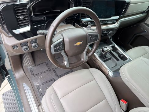 Used 2025 Chevrolet Silverado 1500 LT w/ Z71 Off-Road Package image 4