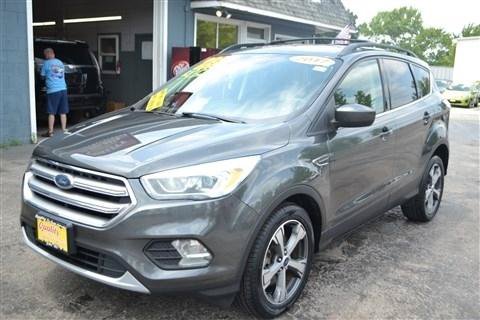 Used 2017 Ford Escape SE w/ SE Leather Comfort Package FWD image 2