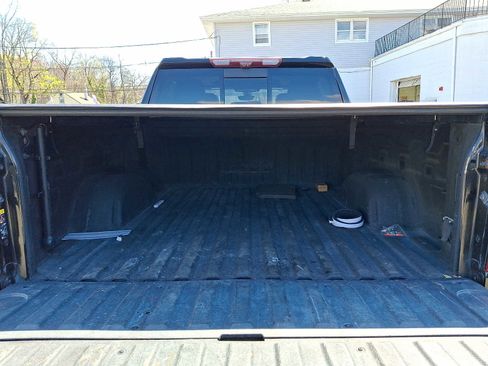 Used 2022 Chevrolet Silverado 1500 High Country w/ Technology Package AWD/4WD image 28