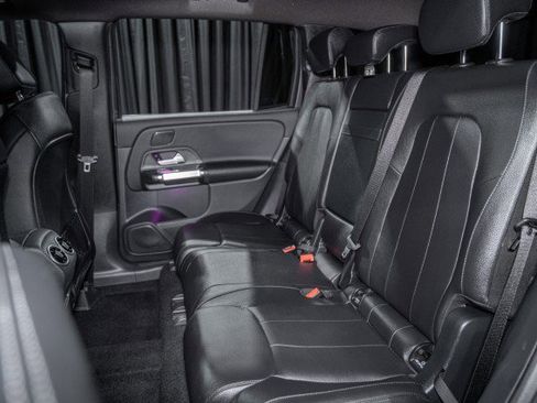 Used 2026 Mercedes-Benz GLB 250 4MATIC image 12