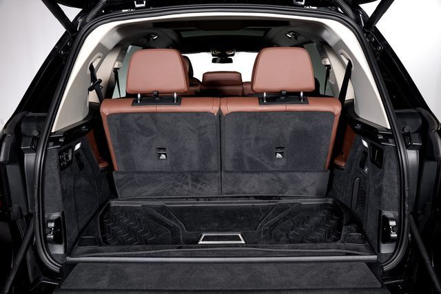 Used 2024 BMW X7 xDrive40i w/ Premium Package AWD/4WD image 7