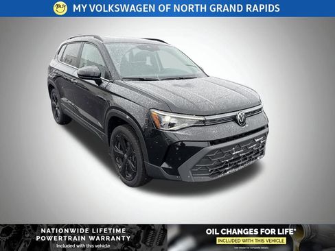New 2026 Volkswagen Taos SE image 1