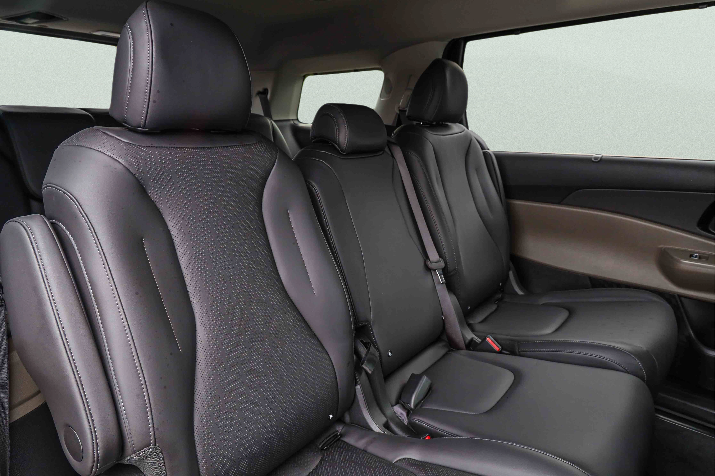 Used 2026 Kia Carnival EX FWD image 25