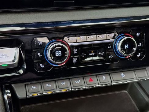 Used 2024 GMC Sierra 1500 AT4 w/ Technology Package image 19