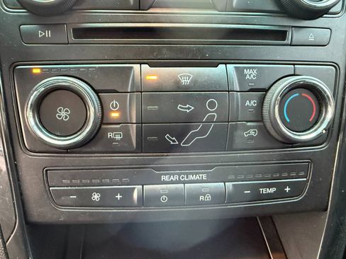 Used 2017 Ford Explorer XLT image 16