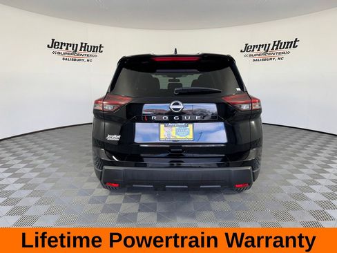 Used 2025 Nissan Rogue SV image 8