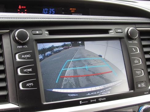 Used 2017 Toyota Highlander XLE AWD/4WD image 37