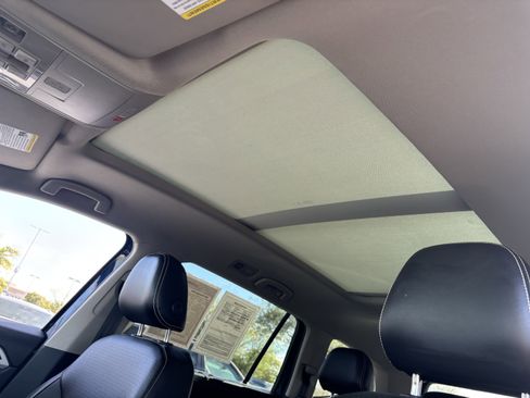 Certified 2022 Volkswagen Atlas SE w/ Panoramic Sunroof Package image 16