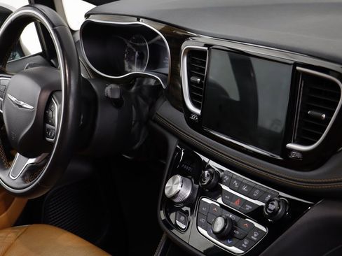 Used 2021 Chrysler Pacifica Pinnacle image 23