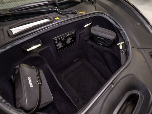 Used 2021 Ferrari F8 Tributo image 35