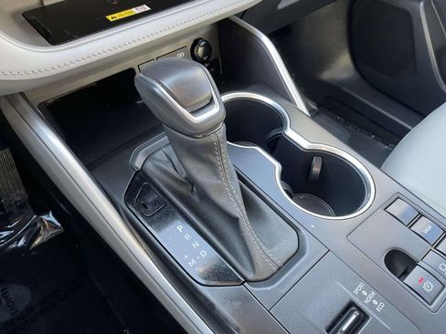 Used 2023 Toyota Highlander XLE image 43