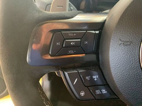 Used 2021 Ford Mustang Shelby GT500 w/ Technology Package RWD image 19