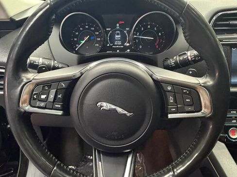 Used 2018 Jaguar F-PACE Prestige AWD/4WD image 17