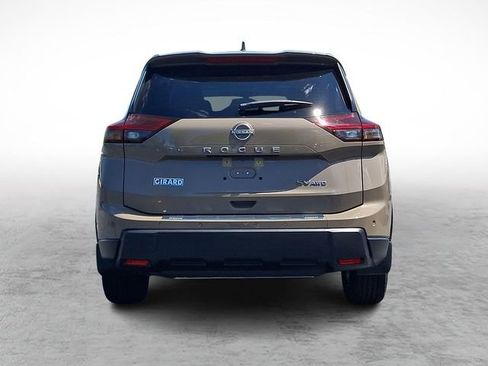 Used 2024 Nissan Rogue SV AWD/4WD image 5