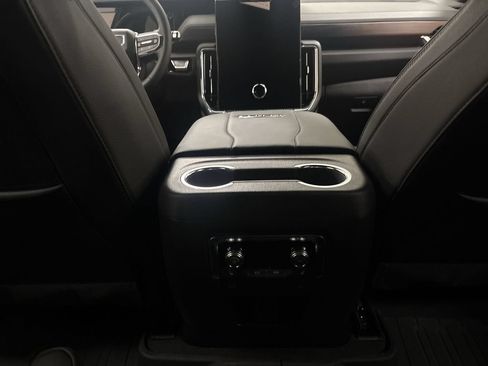 New 2026 GMC Yukon XL Denali w/ Sun & Power Step Package AWD/4WD image 22