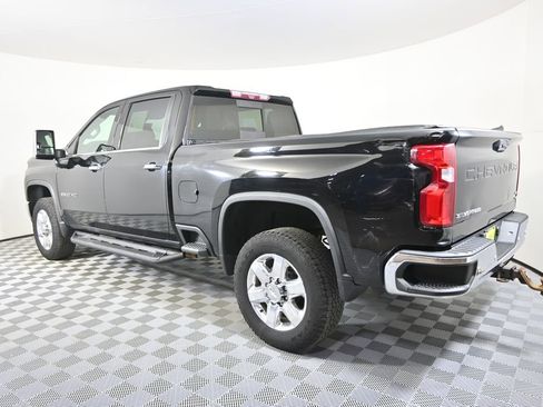 Used 2020 Chevrolet Silverado 2500 LTZ w/ LTZ Premium Package AWD/4WD image 4