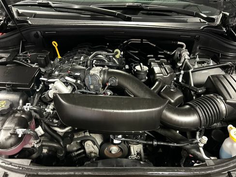 Used 2025 Dodge Durango GT AWD/4WD image 28