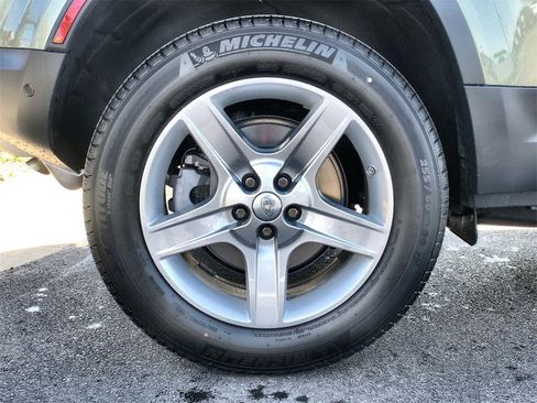 Certified 2021 Land Rover Defender 110 SE image 11