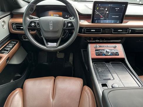 Used 2023 Lincoln Aviator Reserve w/ Equipment Group 201A image 15