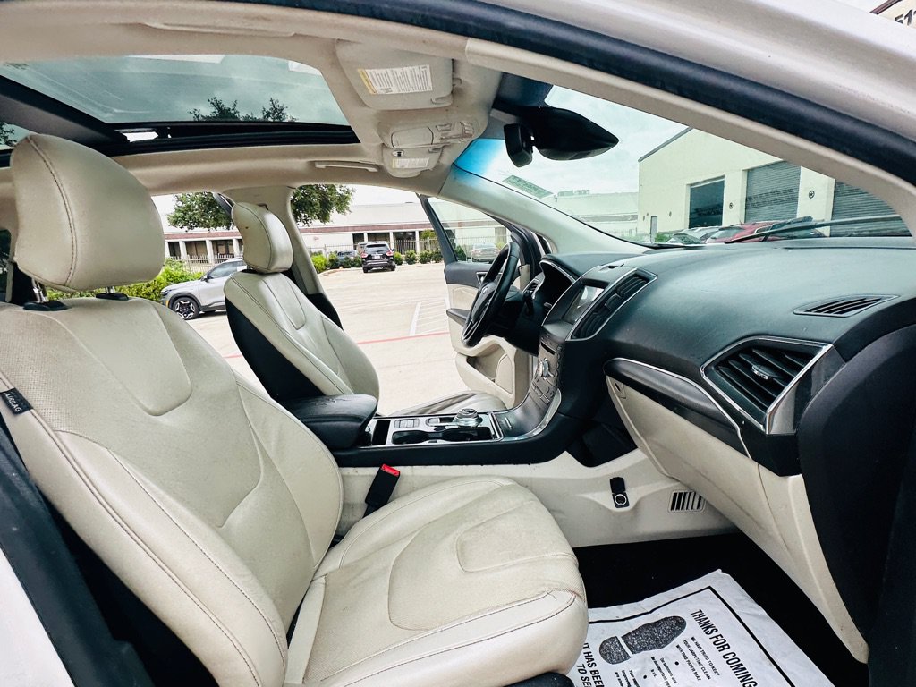 Used 2019 Ford Edge Titanium w/ Equipment Group 301A FWD image 20