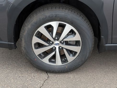 Used 2024 Subaru Outback Premium AWD/4WD image 15