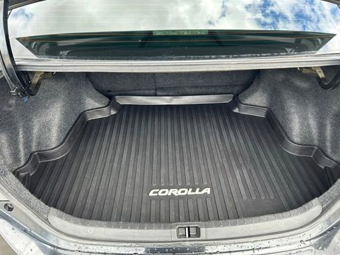Used 2018 Toyota Corolla SE w/ SE Premium Package FWD image 29