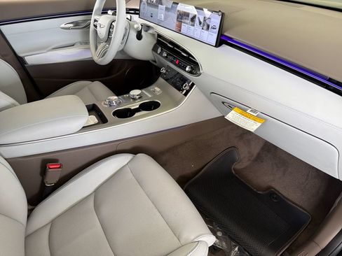 New 2026 Genesis GV70 2.5T Advanced AWD/4WD image 16