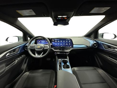 Used 2025 Chevrolet Equinox EV LT image 19