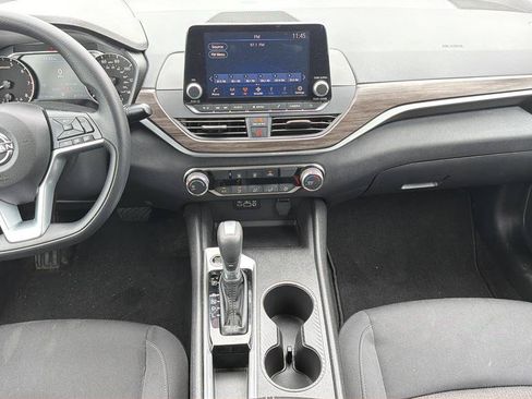 Certified 2025 Nissan Altima 2.5 SV FWD image 8