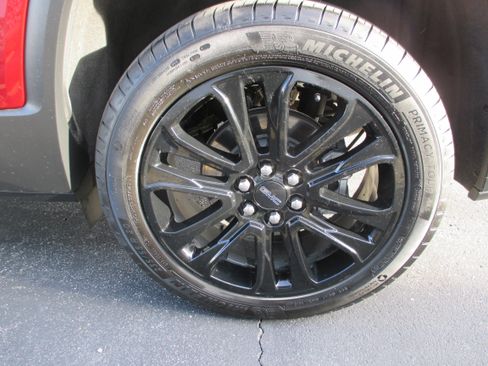 Used 2023 GMC Acadia SLE w/ Elevation Edition AWD/4WD image 9