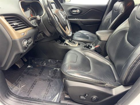 Used 2016 Jeep Cherokee Limited image 27