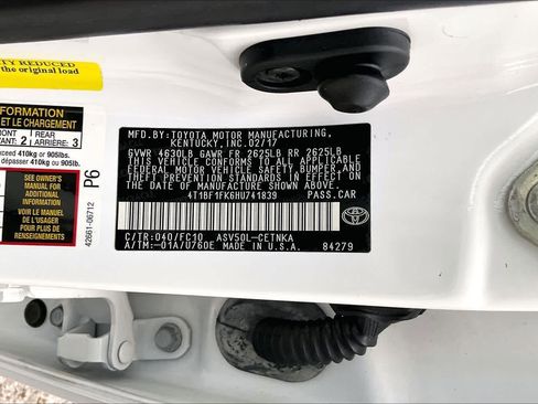 Used 2017 Toyota Camry LE FWD image 34