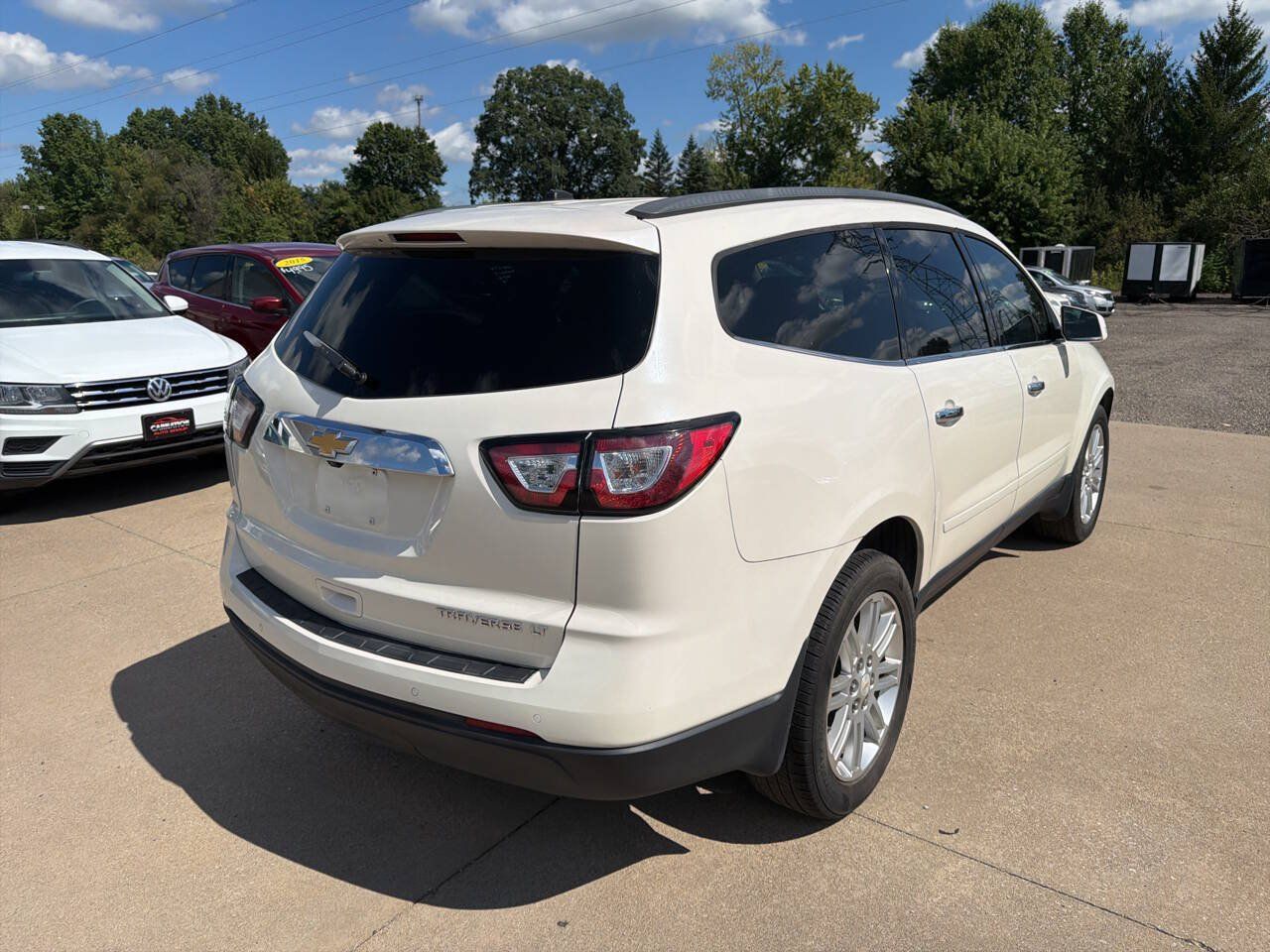 Used 2015 Chevrolet Traverse LT w/ Style and Technology Package FWD image 4