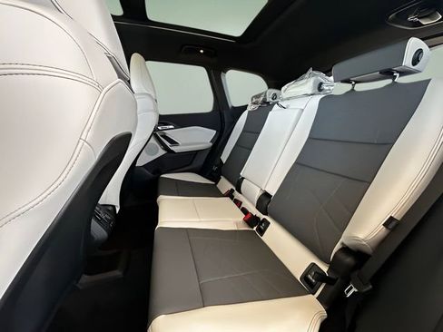 Used 2026 BMW X1 xDrive28i w/ Technology Package image 23