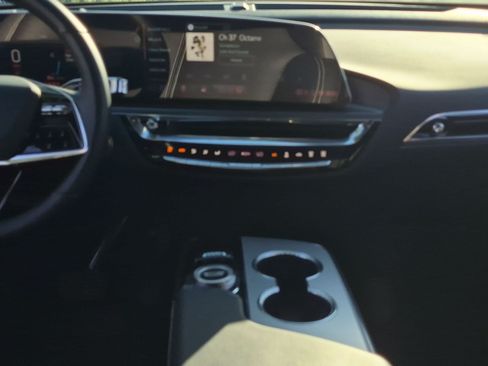 Used 2024 Cadillac Lyriq Tech RWD image 29