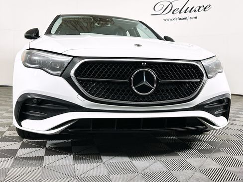 Used 2024 Mercedes-Benz E 350 4MATIC Sedan w/ Airmatic Package image 29
