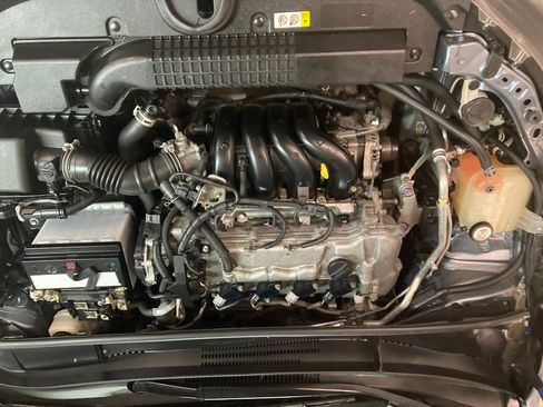 Used 2021 Toyota Corolla LE image 3