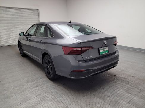 Used 2023 Volkswagen Jetta SE image 5