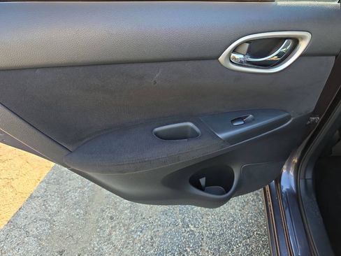 Used 2013 Nissan Sentra SV FWD image 10