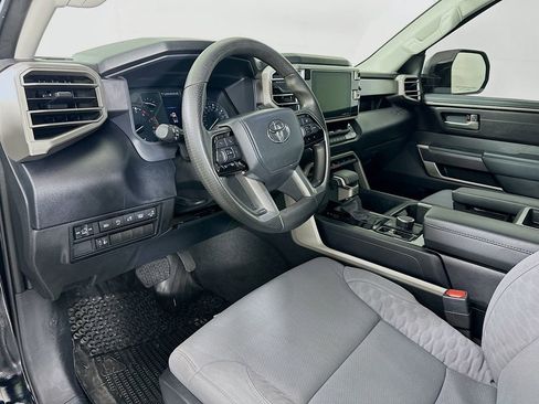 Used 2022 Toyota Tundra SR5 w/ SR5 Convenience Package image 9