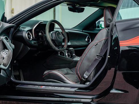 Used 2022 Chevrolet Camaro ZL1 RWD image 31