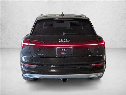 Used 2019 Audi e-tron Prestige image 6